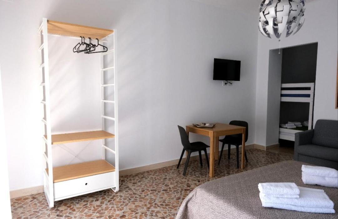 Sole & Luna Guest House Bari Extérieur photo